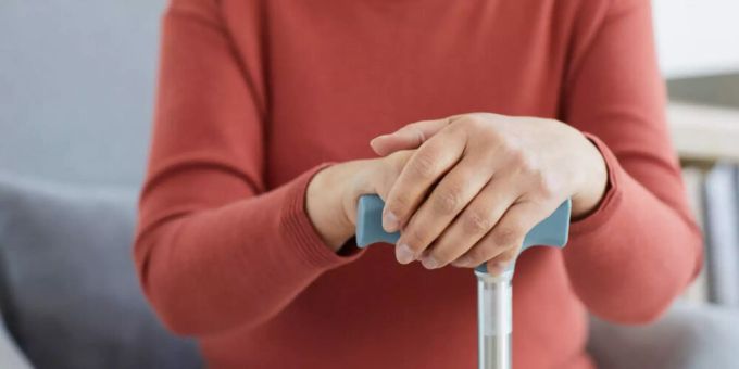 Schmerzpatienten müssen ärztlich eng begleitet werden. sdf