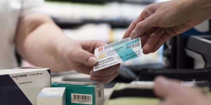 Der Bundesrat lehnt die Prämien-Initiative der SP ab. individuelle Prämienverbilligung