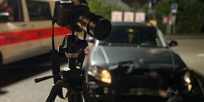 Oberengstringen ZH: Schwerverletzter Motorradfahrer (59) nach Unfall. Oberengstringen ZH Unfall