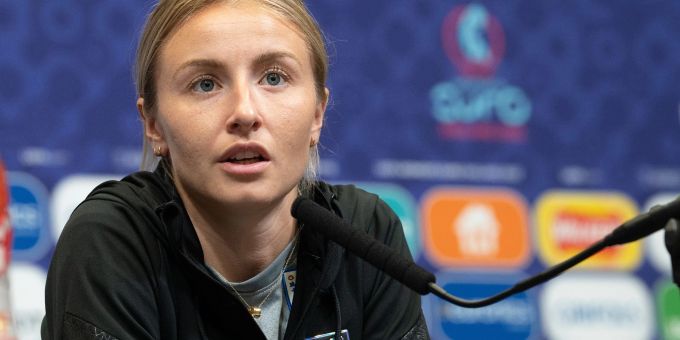 Fällt für die WM aus: Leah Williamson. Fällt für die WM aus: Leah Williamson.