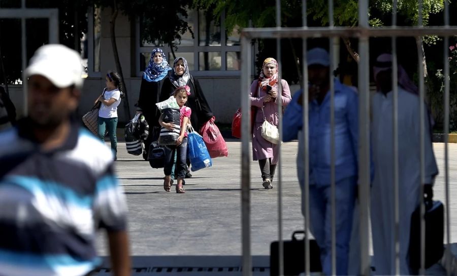 Viele Türkinnen und Türken wollen deshalb ihrer Heimat den Rückenkehren.