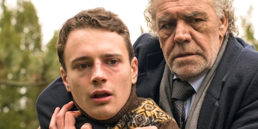 «Der Zürich-Krimi: Borchert und der verlorene Sohn»: Borchert (Christian Kohlund, r.) hält Julian (Johannes Meister) zurück.