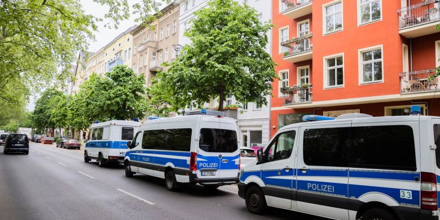 Die Polizei durchsuchte vergangene Woche 15 Wohnungen und Geschäftsräume der Letzten Generation.