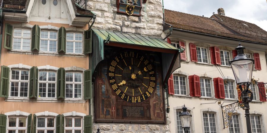Die Astronomische Uhr am Marktplatz. - Altstadt Solothurn