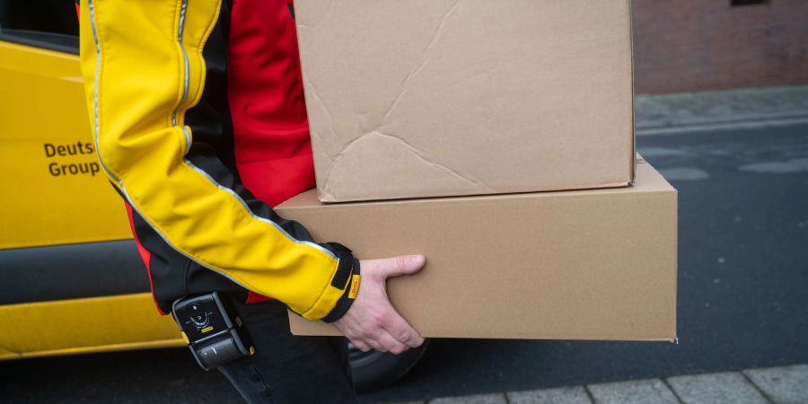Online-Shopping gehört längst zum Alltag – doch immer wieder landen Pakete angeblich nie beim Kunden. (Symbolbild)