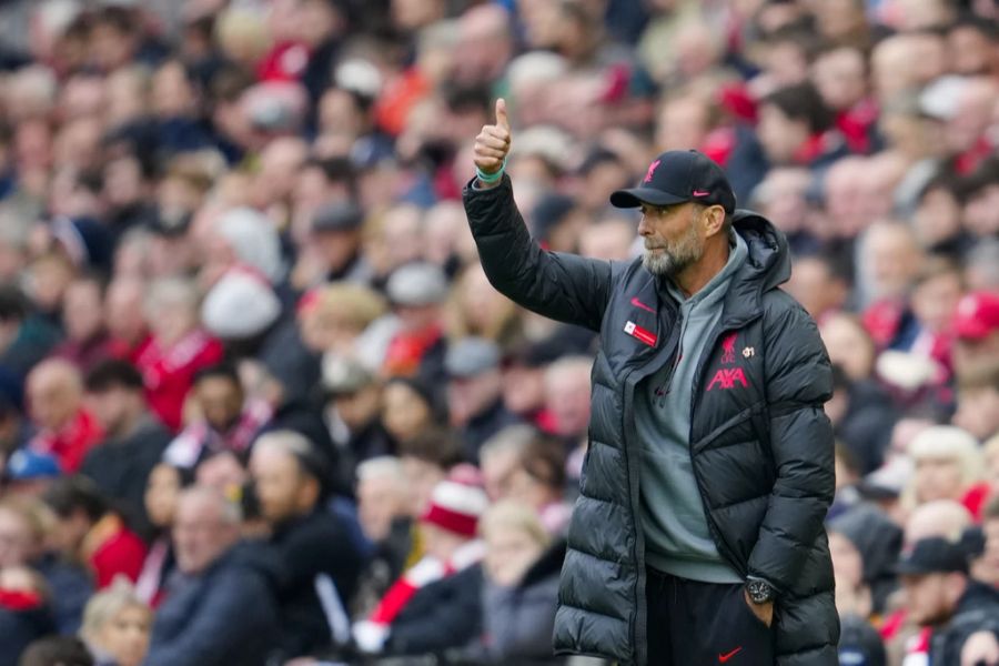 So endet der Abend für Liverpool-Trainer Jürgen Klopp am Ende doch noch versöhnlich.