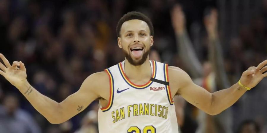 NBA-Star Stephen Curry würde gerne bei den Olympischen Spielen für das US-Team spielen. Foto: Jeff Chiu/AP/dpa