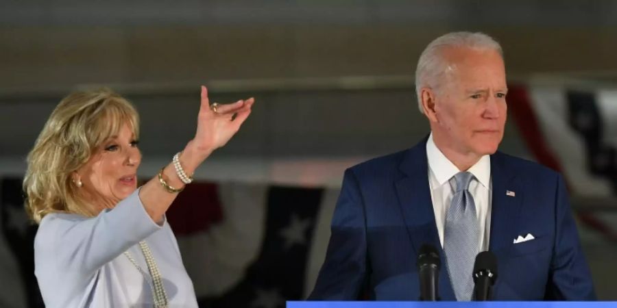 Präsidentschaftsbewerber Joe Biden mit Ehefrau Jill