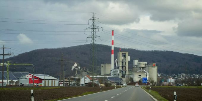 Die Zementfabrik Möriken-Wildegg. Die Zementfabrik Möriken-Wildegg.