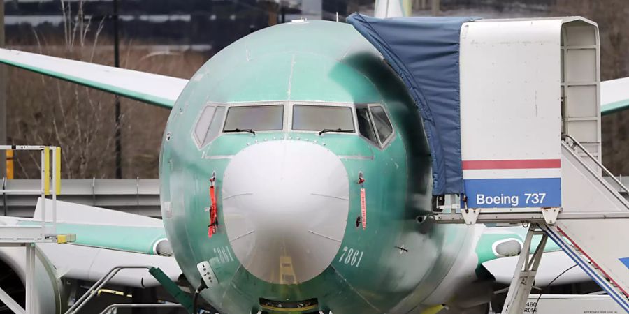 Der Flugzeugbauer Boeing will mit Gehaltskürzungen bei den Chef, der Streichung von Dividenden und Aktienrückkäufen den Weg für Staatshilfe ebnen. (Symbolbild)