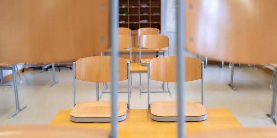 Geschlossene Schulen und Freizeiteinrichtungen, kaum Umgang mit Freunden: Die Corona-Pandemie belastet viele Kinder und Jugendliche stark. Foto: Sven Hoppe/dpa