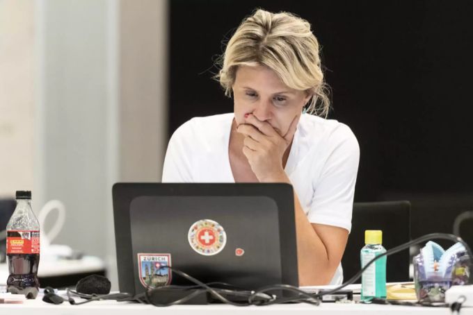 SVP-Nationalrätin Barbara Steinemann arbeitet am Computer, an der Sommersession der Eidgenössischen Räte, am Mittwoch, 3. Juni 2020. Barbara Steinemann Computer
