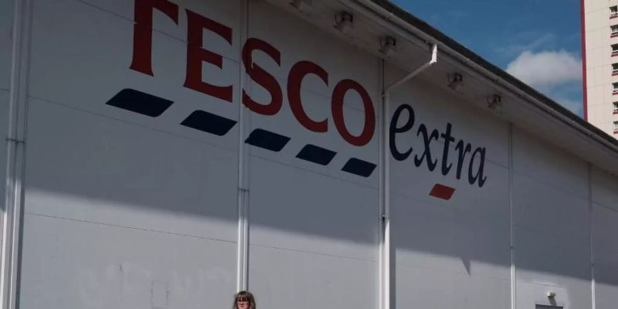 «Warnung für alle Einzelhändler»: Tesco muss eine empfindliche Strafe dafür hinnehmen, dass Lebensmittelkontrolleure in Filialen unter anderem Trauben mit Zeichen von Schimmel entdeckt hatten. Foto: Yui Mok/PA Wire/dpa