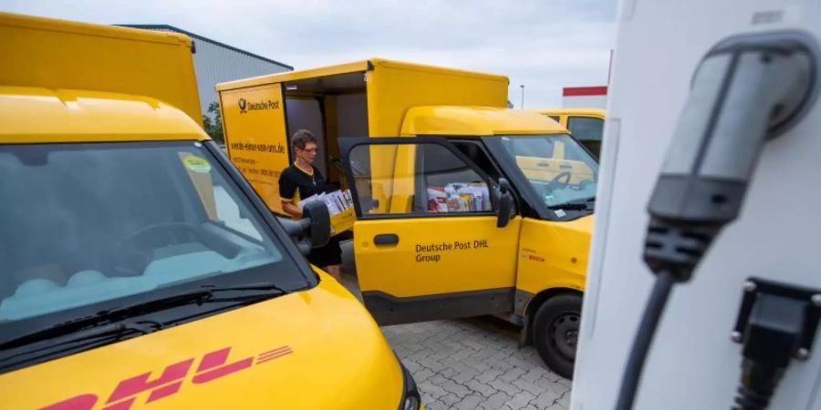 DHL