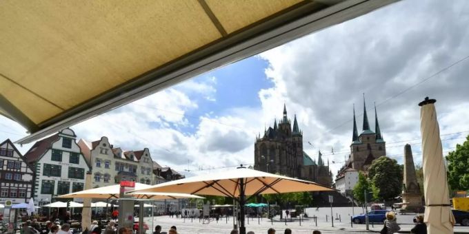 Der Domplatz in Erfurt: Thüringen weist jetzt eine 7-Tage-Inzidenz von 47,5 auf. Foto: Martin Schutt/dpa-Zentralbild/dpa Der Domplatz in Erfurt: Thüringen weist jetzt eine 7-Tage-Inzidenz von 47,5 auf. Foto: Martin Schutt/dpa-Zentralbild/dpa