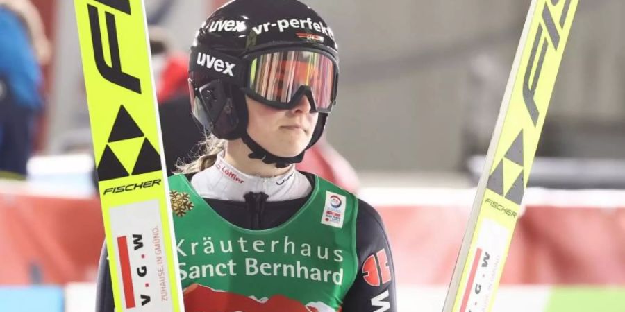 Anna Rupprecht wurde neben Katharina Althaus, Karl Geiger und Markus Eisenbichler von Bundestrainer Stefan Horngacher für den Mixed-Teamwettbewerb nominiert. Foto: Daniel Karmann/dpa