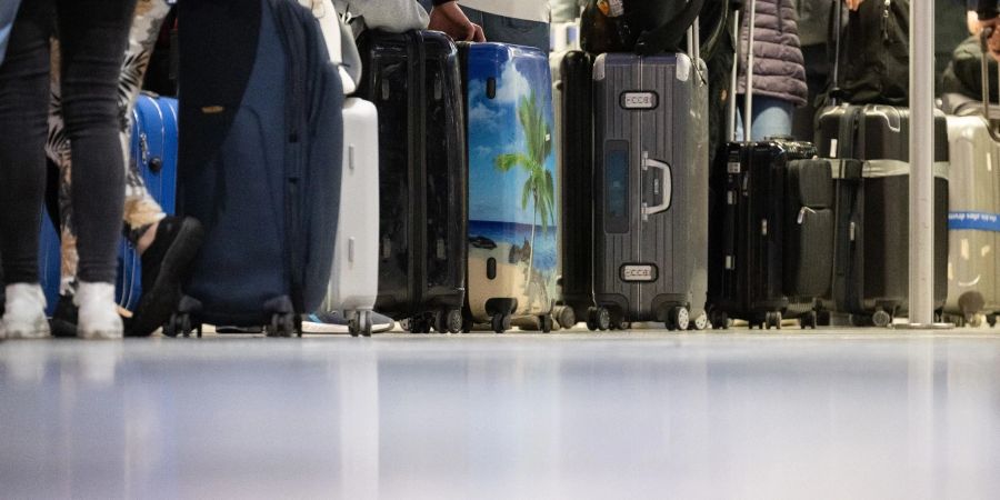 Die Menschen in Deutschland sind wieder in Reiselaune. Nach Daten des Analysehauses TDA übertraf Buchungsumsatz das Vorkrisenniveau von Januar 2019 um zwölf Prozent.