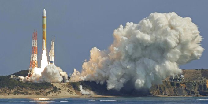 Die japanische Trägerrakete H3 hebt in Kagoshima ab. Die japanische Trägerrakete H3 hebt in Kagoshima ab.