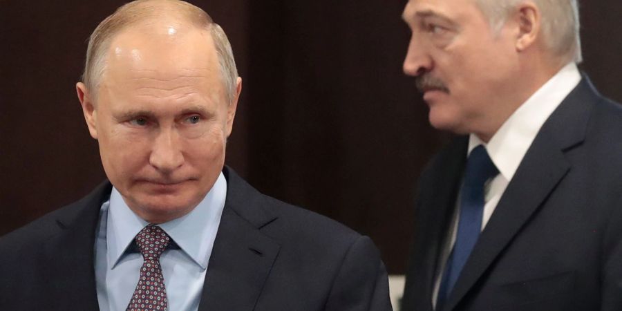 Kremlchef Wladimir Putin (r) und der belarussische Machthaber Alexander Lukashenko.