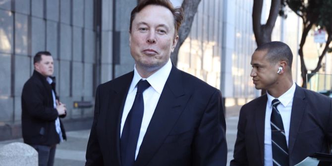 Elon Musk Manchester United