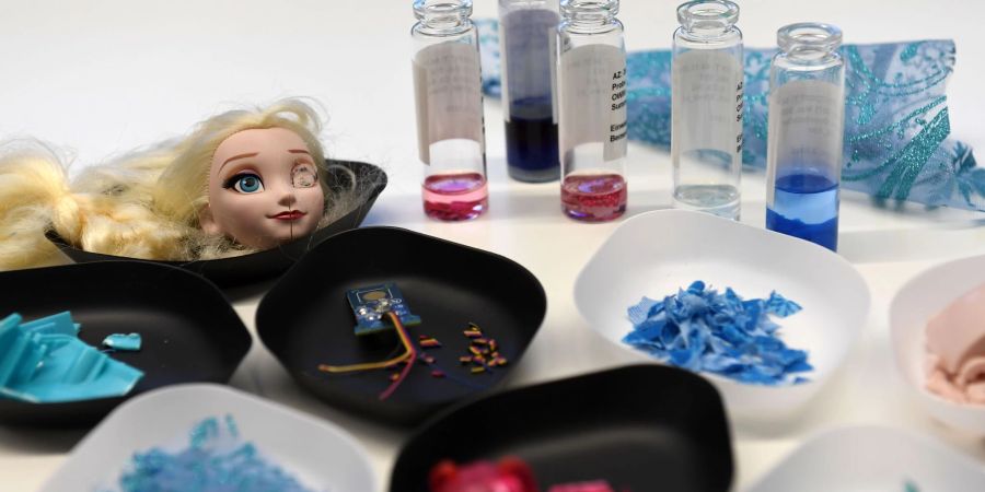 Jedes Jahr landen Unmengen gefährlicher Produkte auf dem Markt. Darunter oftmals auch Kinderspielzeug, das mit gesundheitsschädigenden Chemikalien belastet sind.