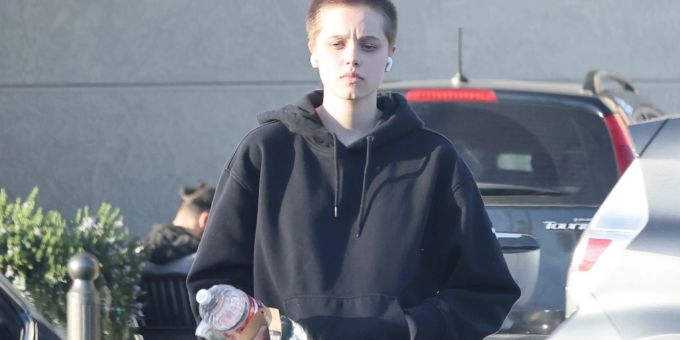 Schlabber-Look - Jolie-Pitt-Tochter hält nichts von Hollywood-Glamour