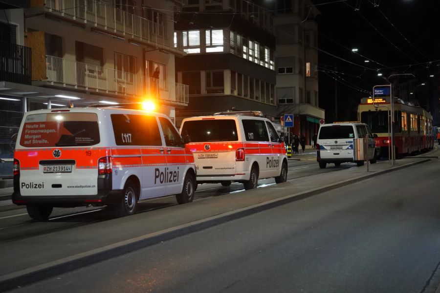 Laut der Stadtpolizei Zürich ist die Unfallursache noch unklar.