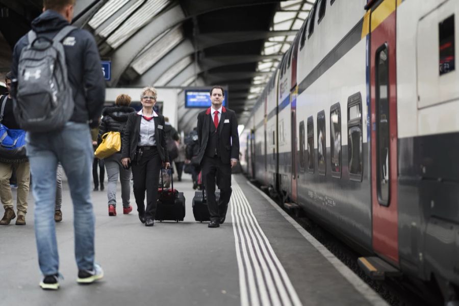 So fürchte sie etwa, nach der Fahrt aufs Gleis geschubst zu werden. (Symbolbild)