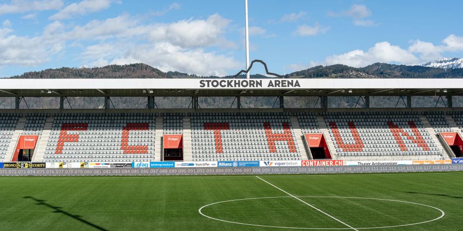 Tribüne in der Stockhorn Arena in Thun. - Berner Oberland