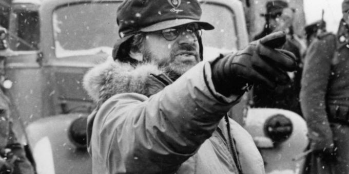 «Schindlers Liste» - Steven Spielberg erklärt Friedhofsszene am Schluss