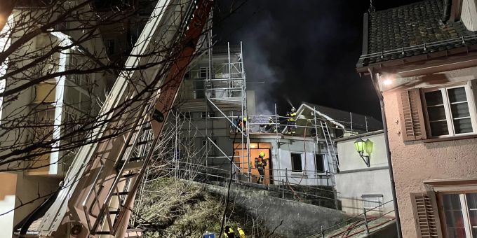 Lichtensteig: Brand in leerstehendem Mehrfamilienhaus. Lichtensteig: Brand