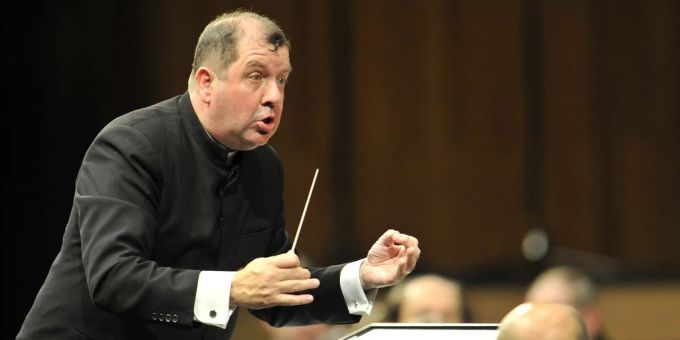 Ivor Bolton, Chefdirigent des Sinfonieorchesters Basel, erhält Ehrentitel. Ivor Bolton