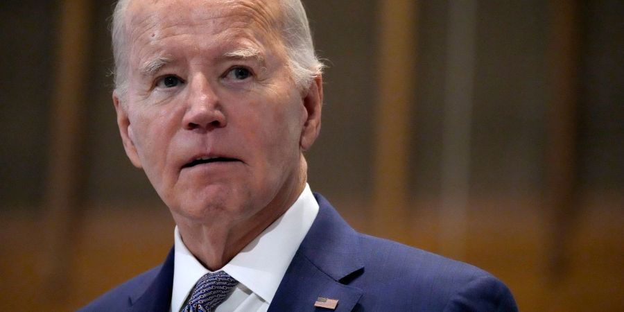 Ende 2022 waren Verschlusssachen aus Bidens Zeit als Vizepräsident an verschiedenen Orten entdeckt worden, unter anderem in privaten Büroräumen sowie in Bidens Haus.