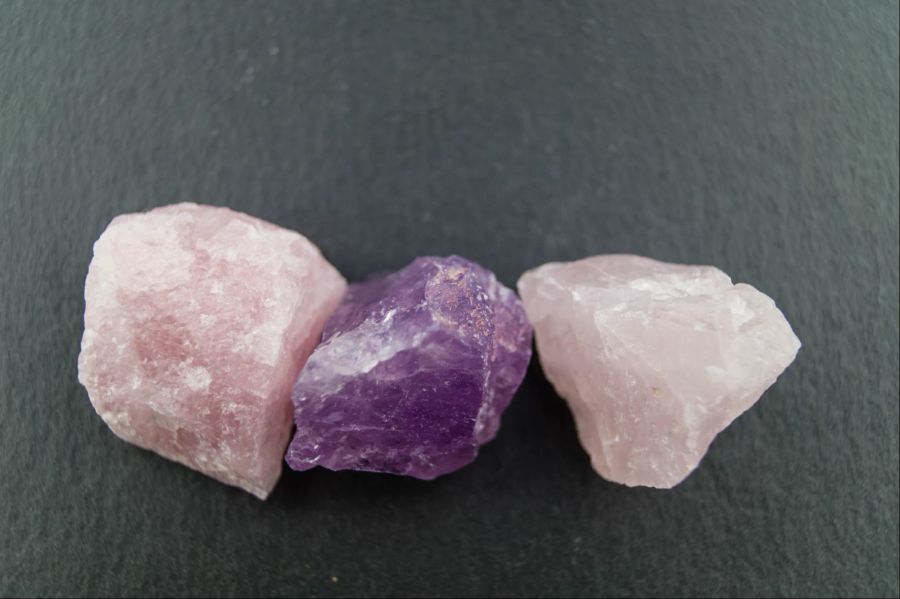 Mineralsteine Amethyst und Rosenquarz