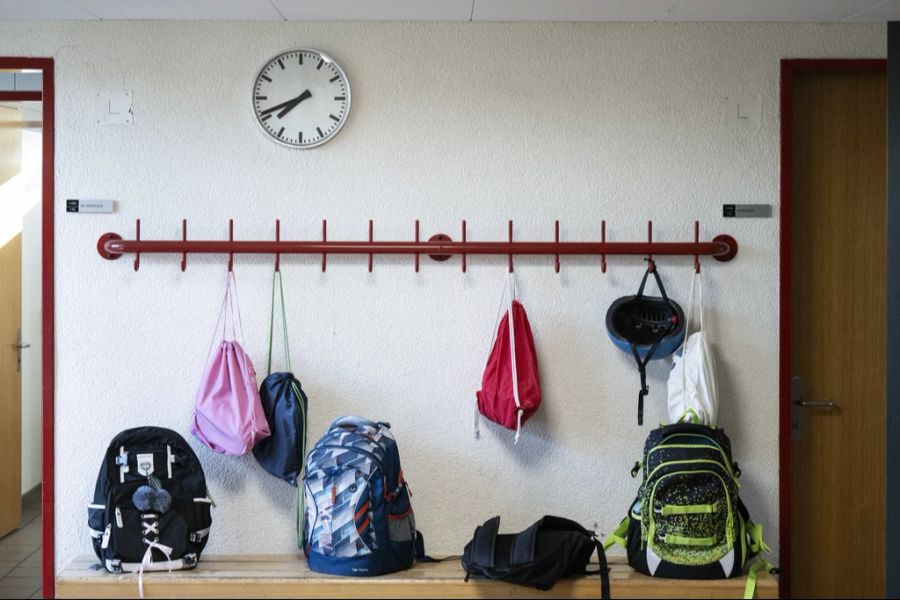 Im Schulhaus Stapfenacker in Bümpliz findet ein umstrittener Kurs statt: Fachpersonen von der «Baba Academy» wollen die Kinder der 3. bis 9. Klasse über Hassrede aufklären. (Symbolbild)