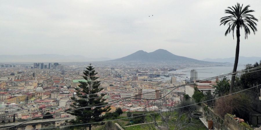 Blick auf Neapel und den Vesuv