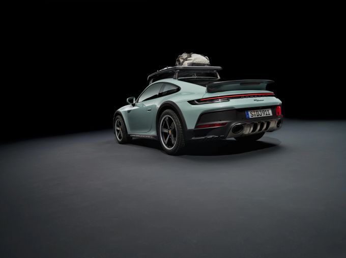 Der Motor arbeitet auch im Porsche 911 Dakar weiterhin in Boxerform im Heck Porsche 911 Dakar
