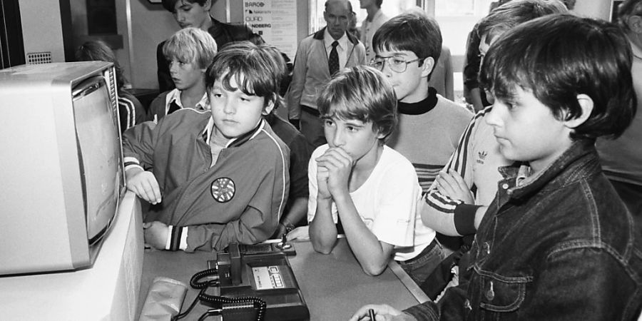 Videospiele haben im Gegensatz zu weit verbreiteten Annahmen möglicherweise einen positiven Einfluss auf die Entwicklung der kognitiven Fähigkeiten von Kindern. Dies legt eine grossangelegte US-Wissenschaftsstudie nahe. (Archivbild)