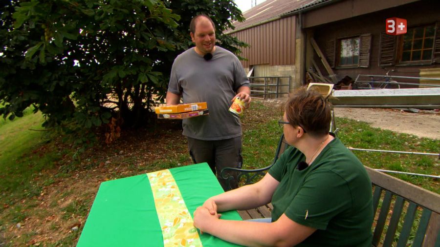 Fabian kocht Hofdame Anna zur Versöhnung ein Mittagessen.