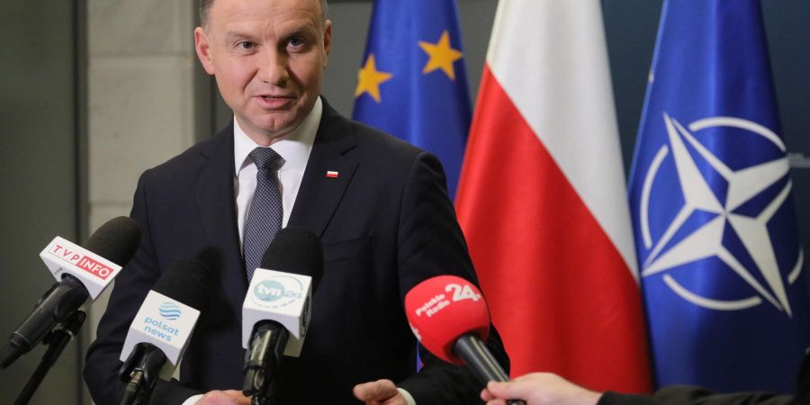 Polens Präsident Andrzej Duda im Gespräch mit Journalisten.