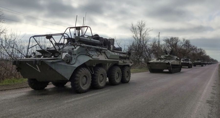 Im Ukraine-Krieg: Russische Panzer in der Nähe der Stadt Mariupol.