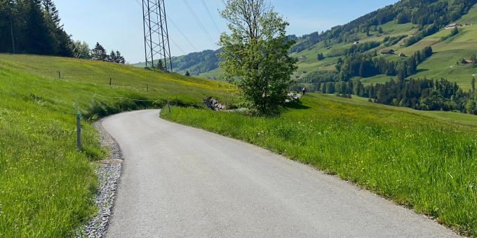 Unfallörtlichkeit in Eggerstanden - 13-jähriger stürzt mit Mountainbike 13-jähriger stürzt mit Mountainbike