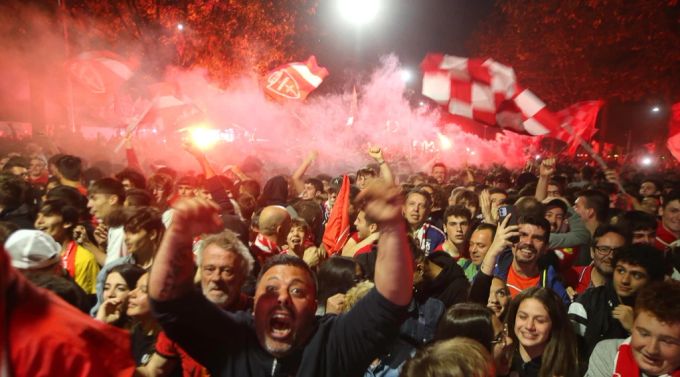 Die Fans in Monza feiern den Aufstieg in die Serie A. AC Monza Serie A