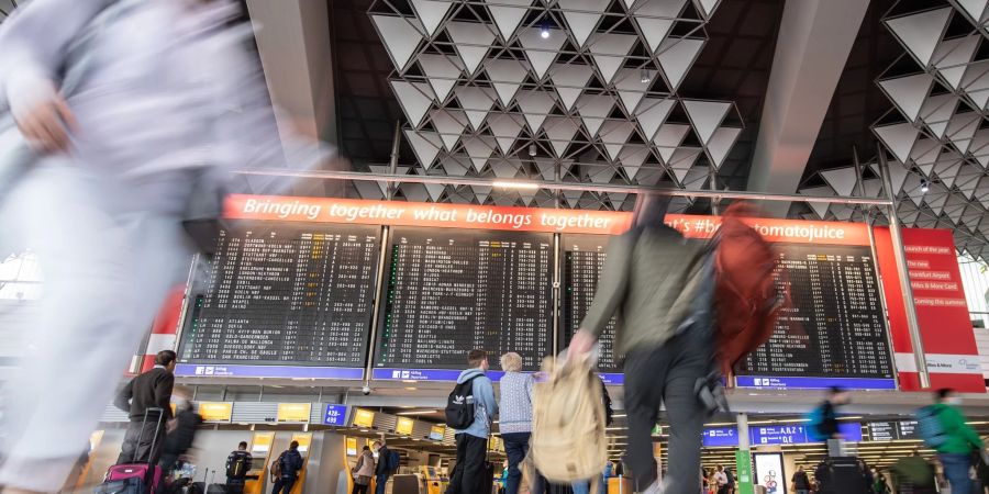 Der Flughafen Frankfurt rechnet über Ostern mit vielen Passagieren.