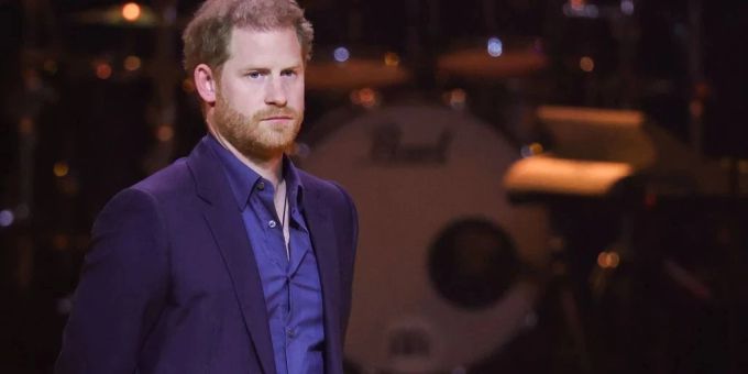 Betrunkenes Gefummel - Stripperin packt über Nacht mit Prinz Harry aus