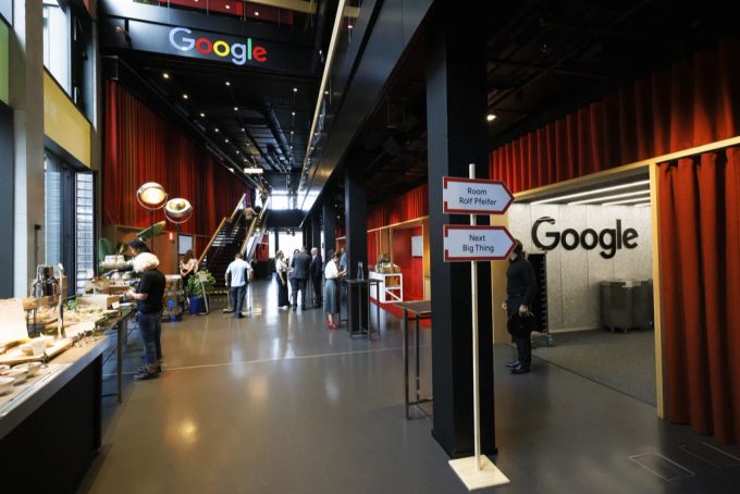 Die Räumlichkeiten bei der Eröffnung des Google Campus an der Europaallee. google campus euroopaallee