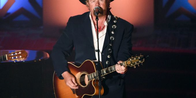 US-Countrymusiker Toby Keith
2015 in New York. US-Countrymusiker Toby Keith
2015 in New York.
