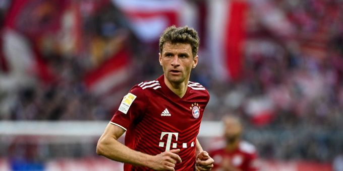Anfang Mai verlängert Thomas Müller seinen Vertrag beim FC Bayern München vorzeitig um ein weiteres Jahr bis Sommer 2024. Anfang Mai verlängert Thomas Müller seinen Vertrag beim FC Bayern München vorzeitig um ein weiteres Jahr bis Sommer 2024.
