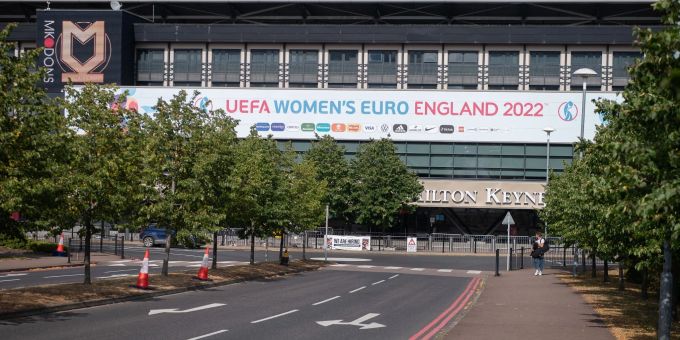 Blick auf das EM-Stadion in Milton Keynes. Blick auf das EM-Stadion in Milton Keynes.