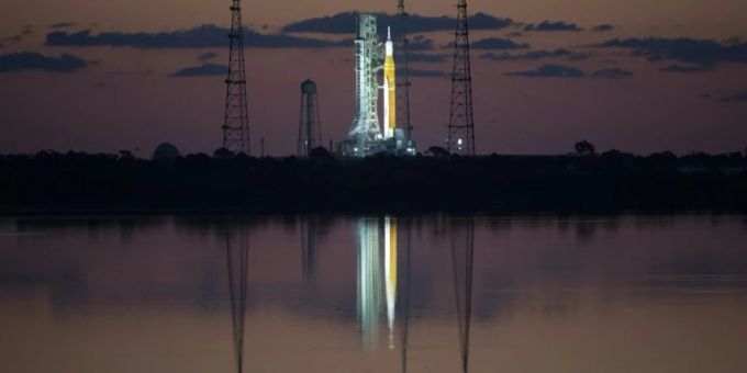 Washington - Nasa-Mondrakete kehrt nach missglückter Generalprobe in Montagehalle zurück
